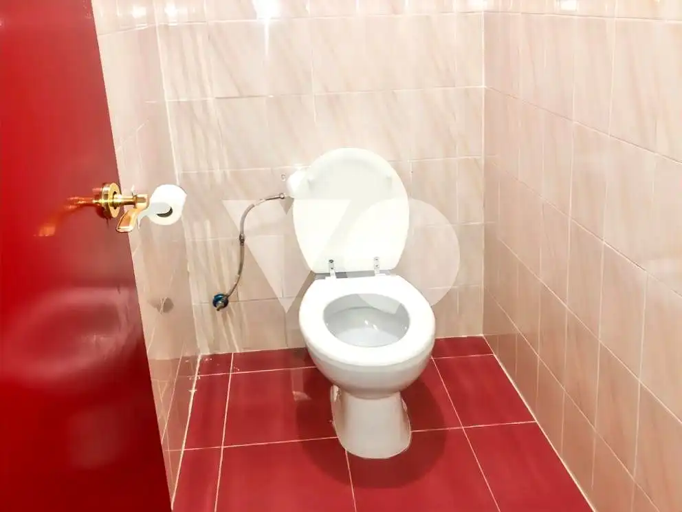 Baño de Local en venta en Madrid