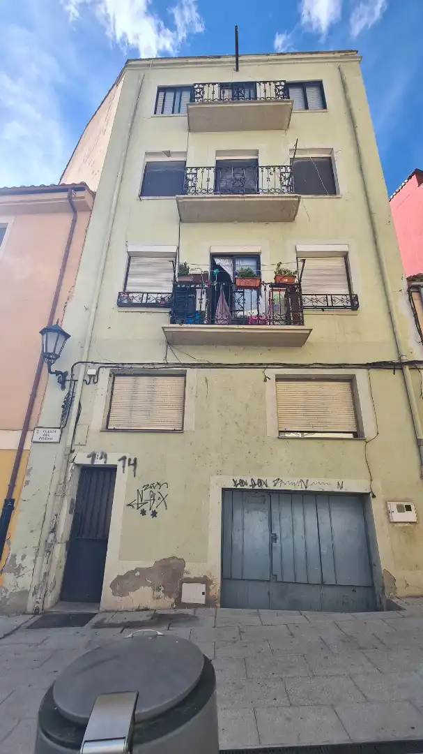 Flat with terrace for sale in Cuesta del Piñedo 14