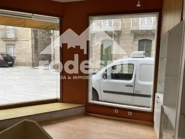 Commercial properties for rent in Arbo