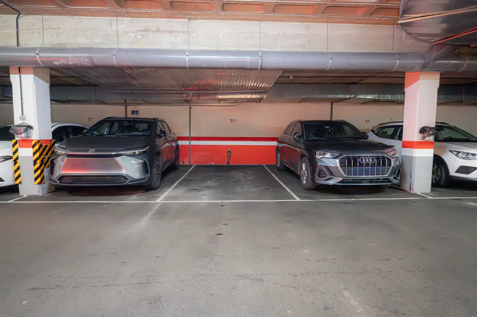 Parkplatz von Wohnung zum Verkauf in Oviedo  mit Heizung, Privatgarten und Abstellraum
