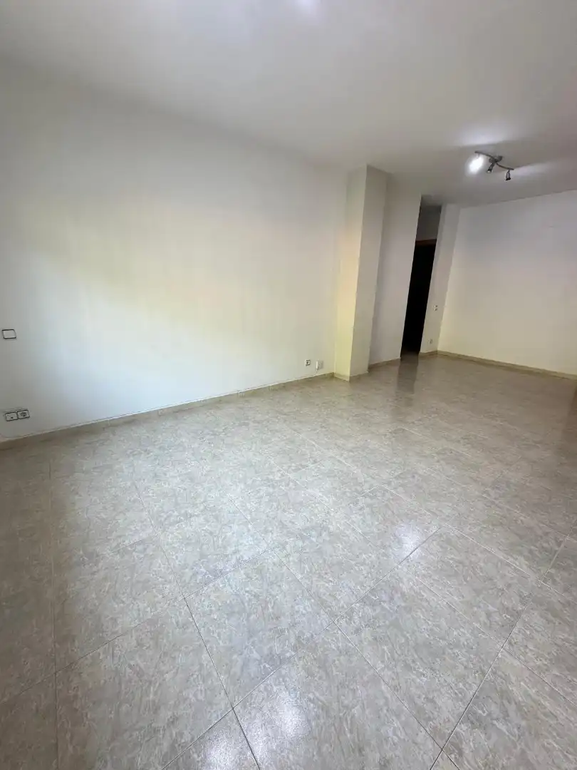 Wohnung zum Verkauf in Manresa mit Heizung, Terrasse und Abstellraum