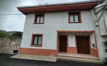 Exterior view of Single-family semi-detached for sale in Llanes  with Terrace