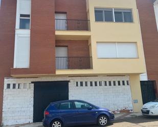 Exterior view of Duplex for sale in Castuera  with Air Conditioner, Parquet flooring and Terrace