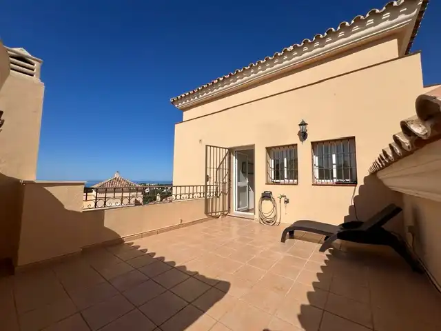 Außenansicht von Dachboden zum Verkauf in Marbella mit Klimaanlage, Heizung und Terrasse