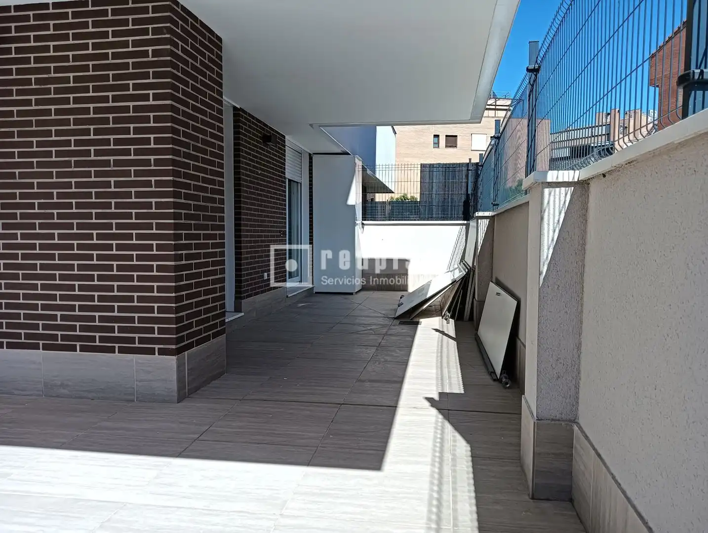 Terrassa de Estudi en venda en Colmenar Viejo amb Jardí privat, Terrassa i Piscina