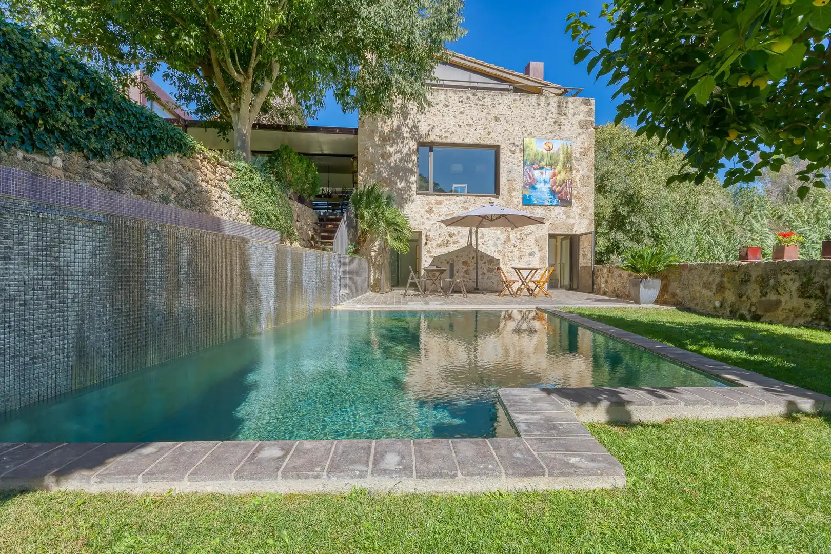 Piscina de Finca rústica en venta en Boadella i les Escaules con Calefacción, Jardín privado y Terraza