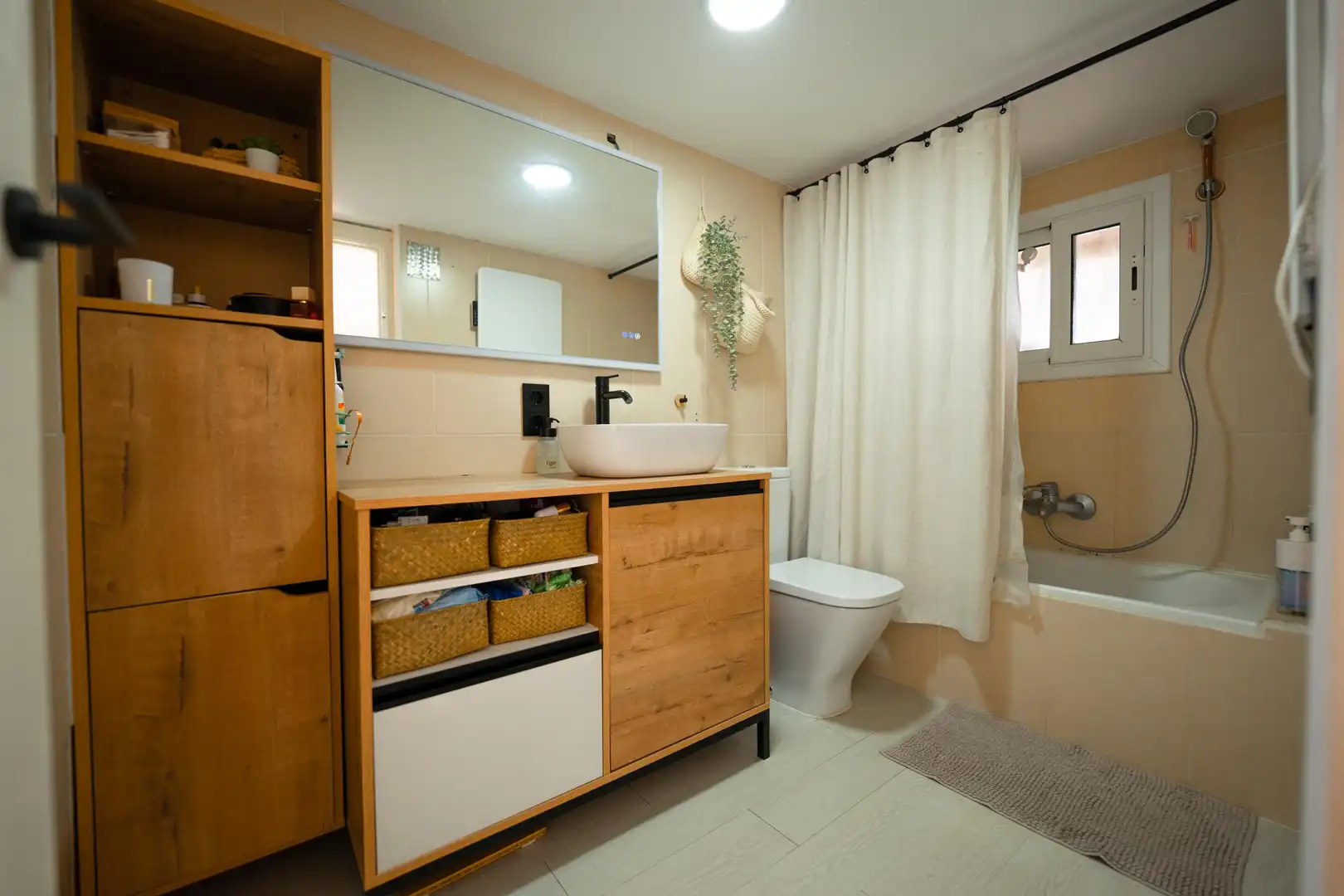 Bathroom of Houses for sale in Sils  with Private garden