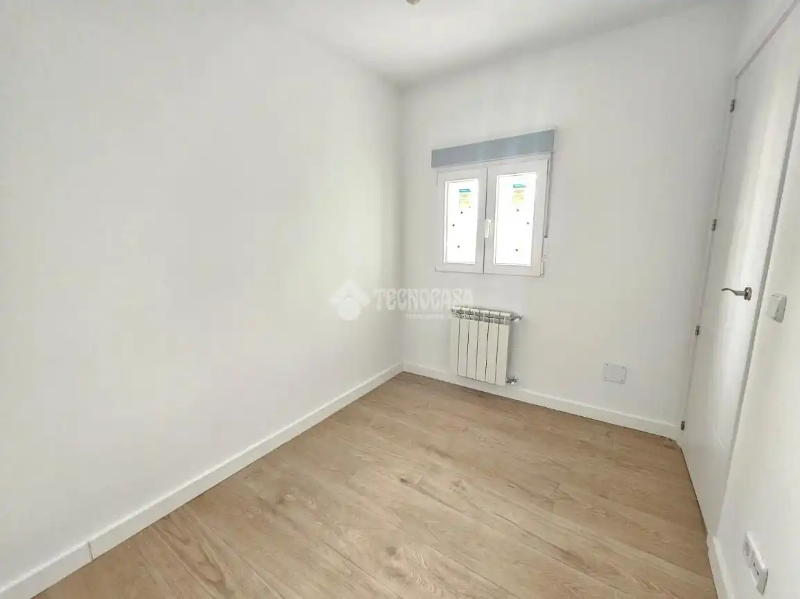 Habitación de Piso en venta en Madrid con Calefacción y Terraza