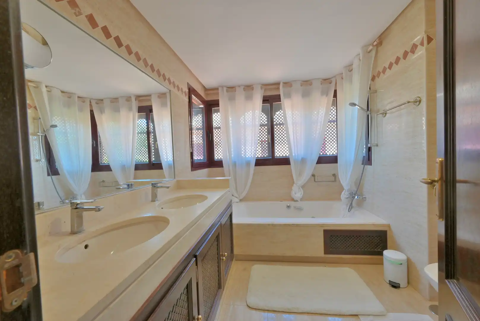 Baño de Ático en venta en Ojén con Aire acondicionado, Terraza y Trastero