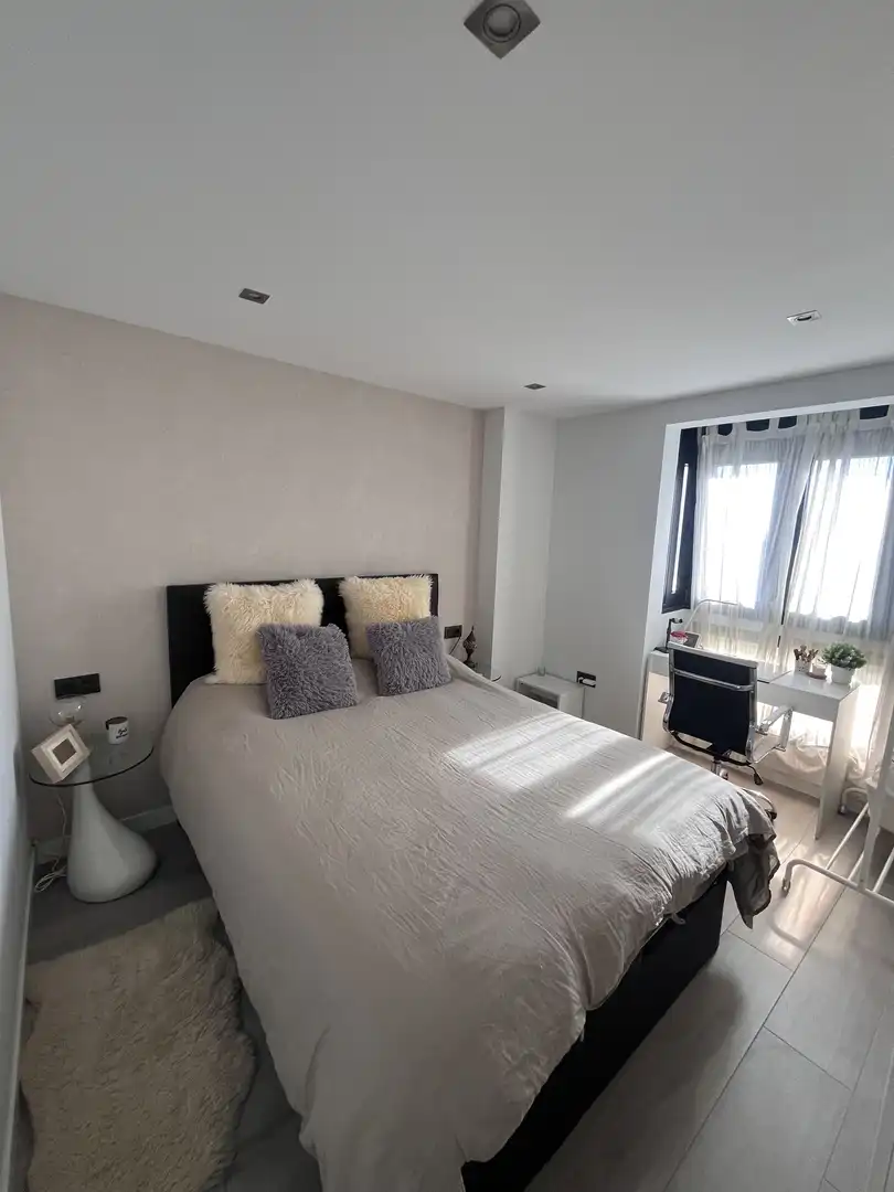 Habitación de Piso en venta en  Madrid Capital con Aire acondicionado, Terraza y Piscina