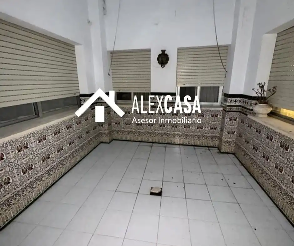 Vista exterior de Piso en venta en Cabra