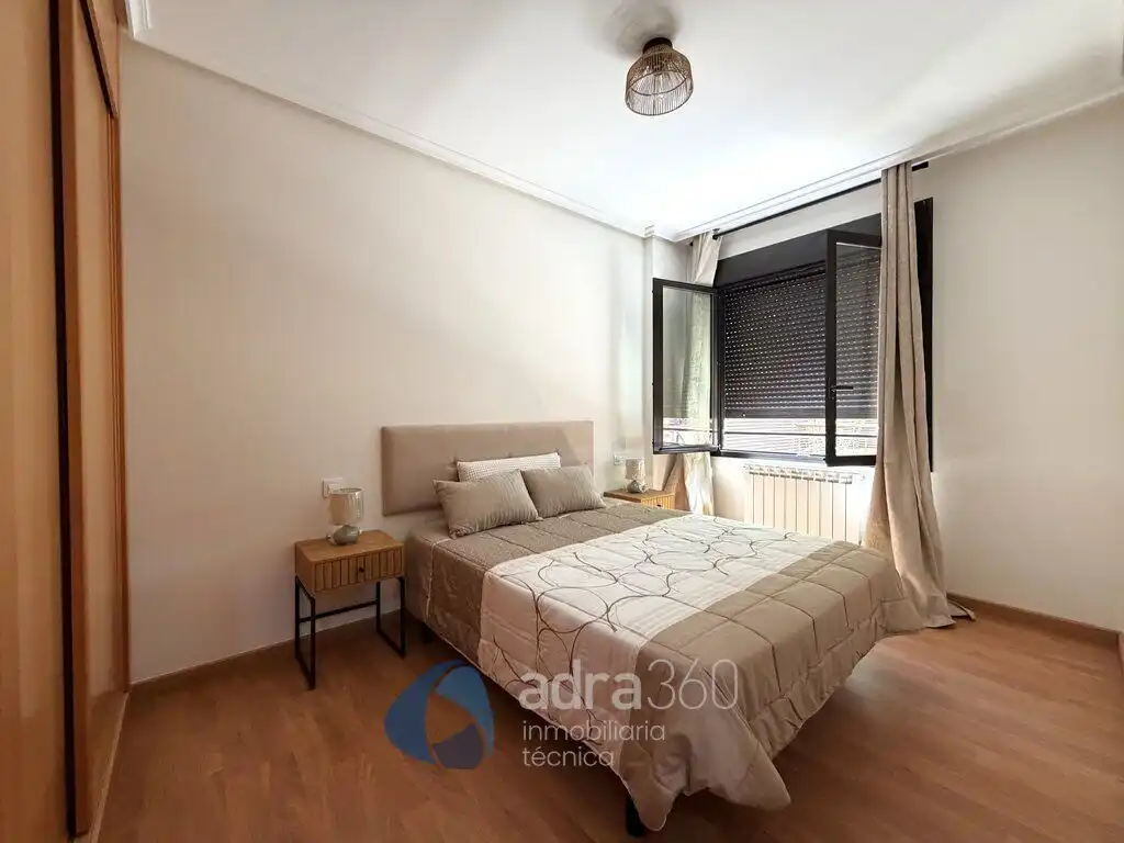 Habitación de Apartamento en venta en Lardero con Aire acondicionado, Calefacción y Jardín privado