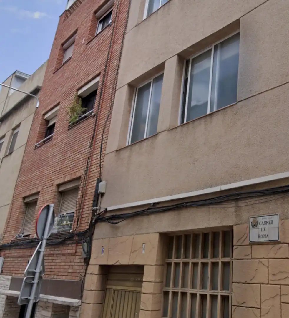Vista exterior de Pis en venda en Santa Coloma de Gramenet