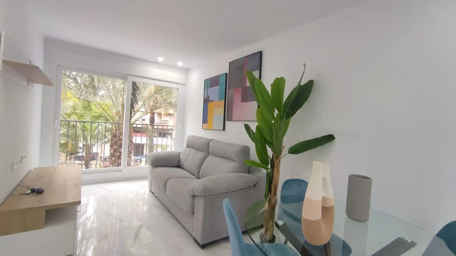 Sala d'estar de Apartament de lloguer en Alicante / Alacant amb Aire condicionat, Moblat i Piscina comunitària