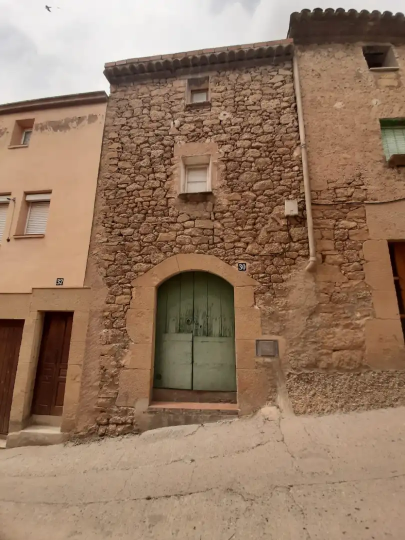 Vista exterior de Casa adosada en venda en Cervià de Les Garrigues amb Jardí privat, Terrassa i Balcó