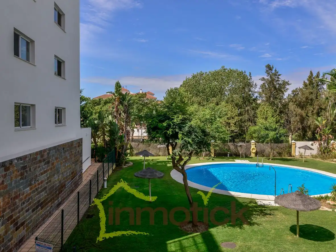Schwimmbecken von Wohnung zur Miete in El Portil mit Möbliert