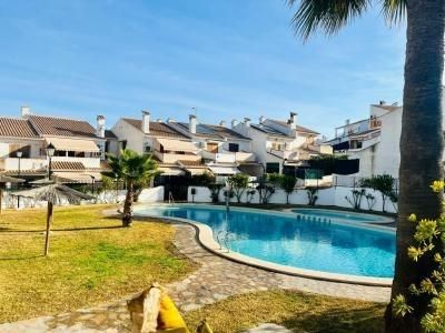 Vista exterior de Dúplex en venda en Santa Pola amb Aire condicionat, Calefacció i Jardí privat