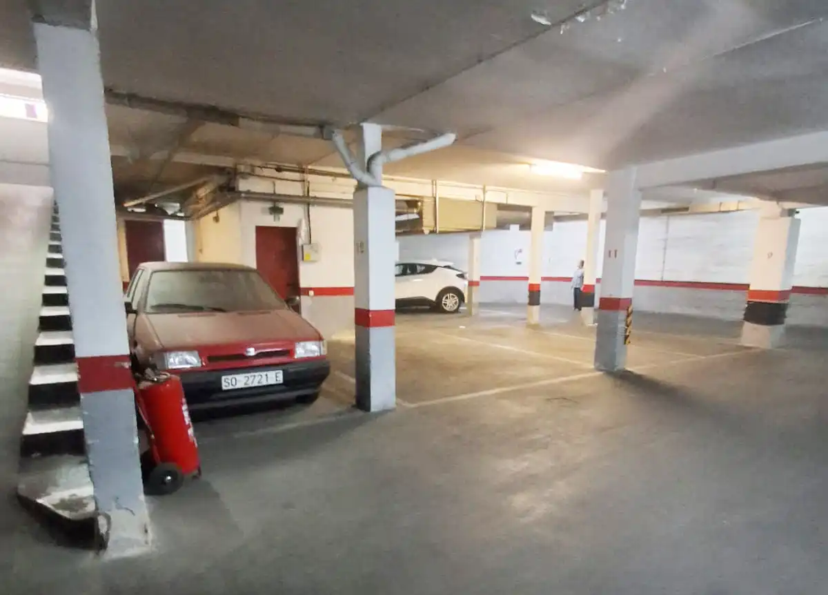 Parkplatz von Garage zur Miete in Sants - Montjuïc
