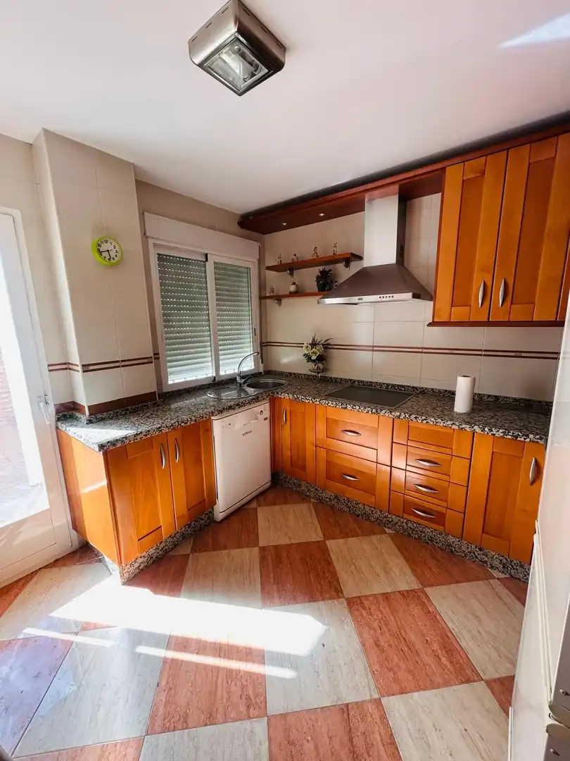 Piso con ascensor en venta en Martos, imagen 2