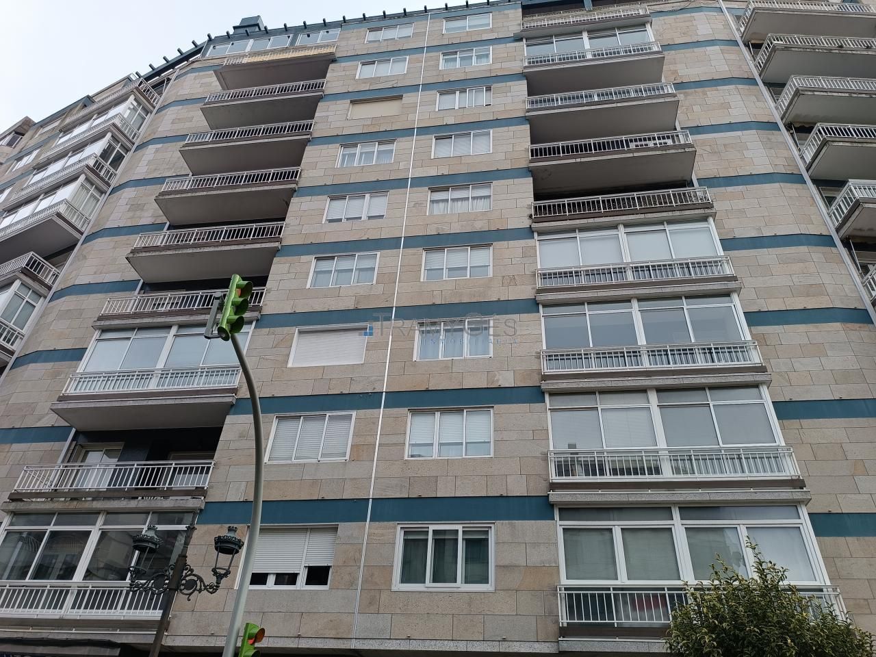 Vista exterior de Oficina en venda en Vigo  amb Calefacció