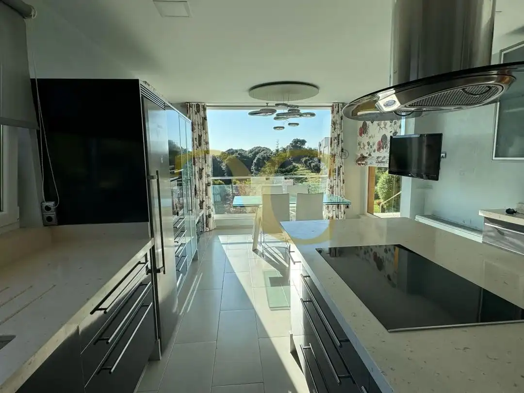 Kitchen of Houses for rent in Santa Cruz de Bezana  with Air Conditioner, Heating and Private garden