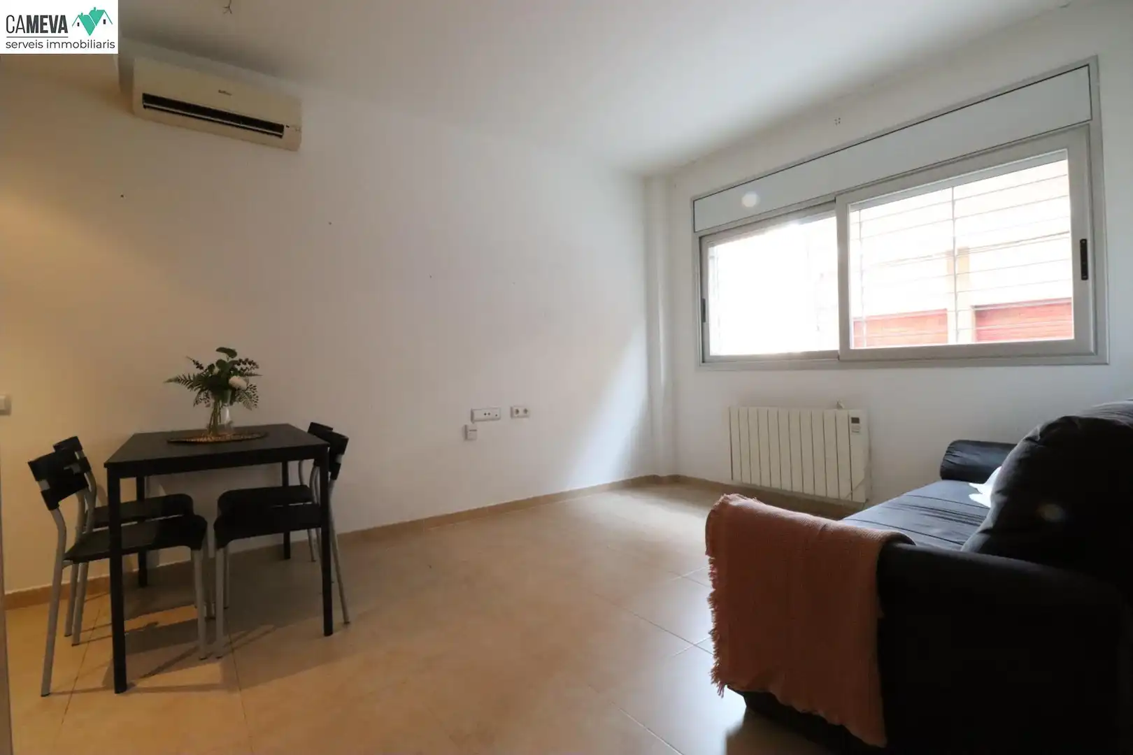 Living room of Ground floor for sale in Terrassa  with Air Conditioner, Heating and Furnished