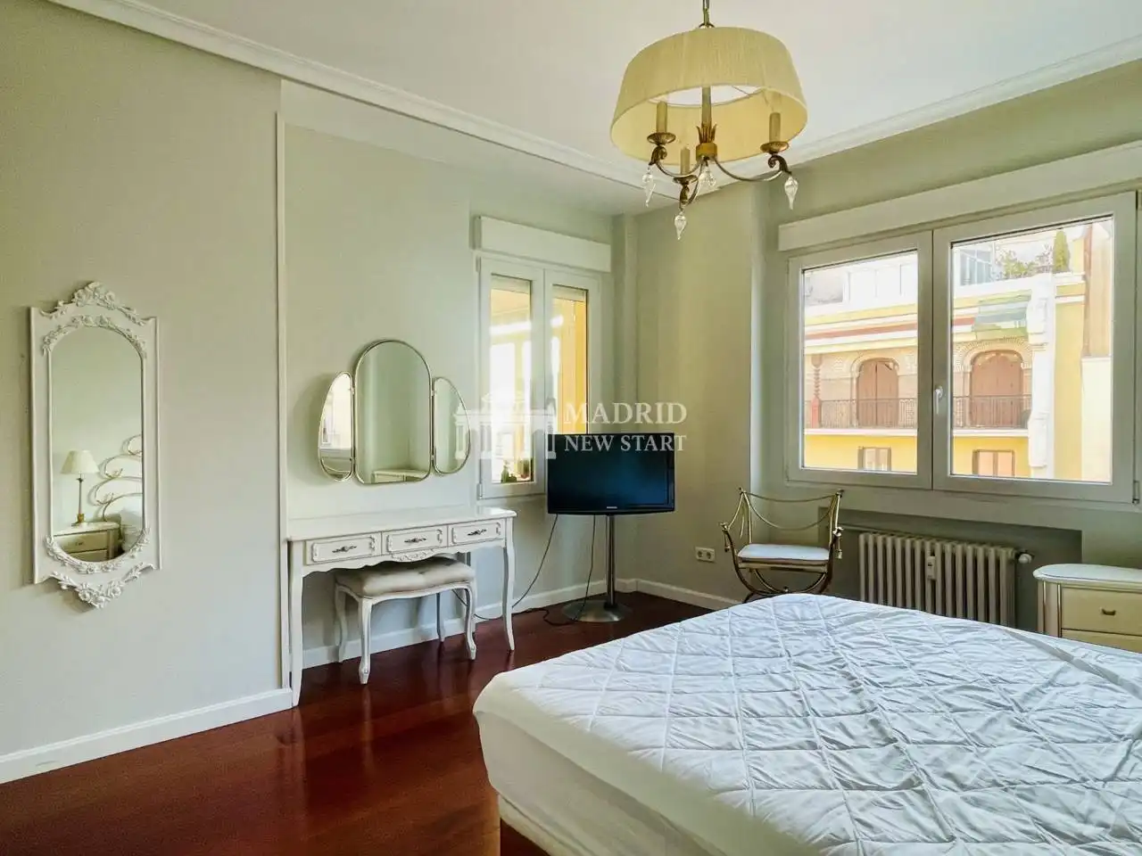 Schlafzimmer von Wohnung zur Miete in Madrid mit Klimaanlage, Heizung und Parkett