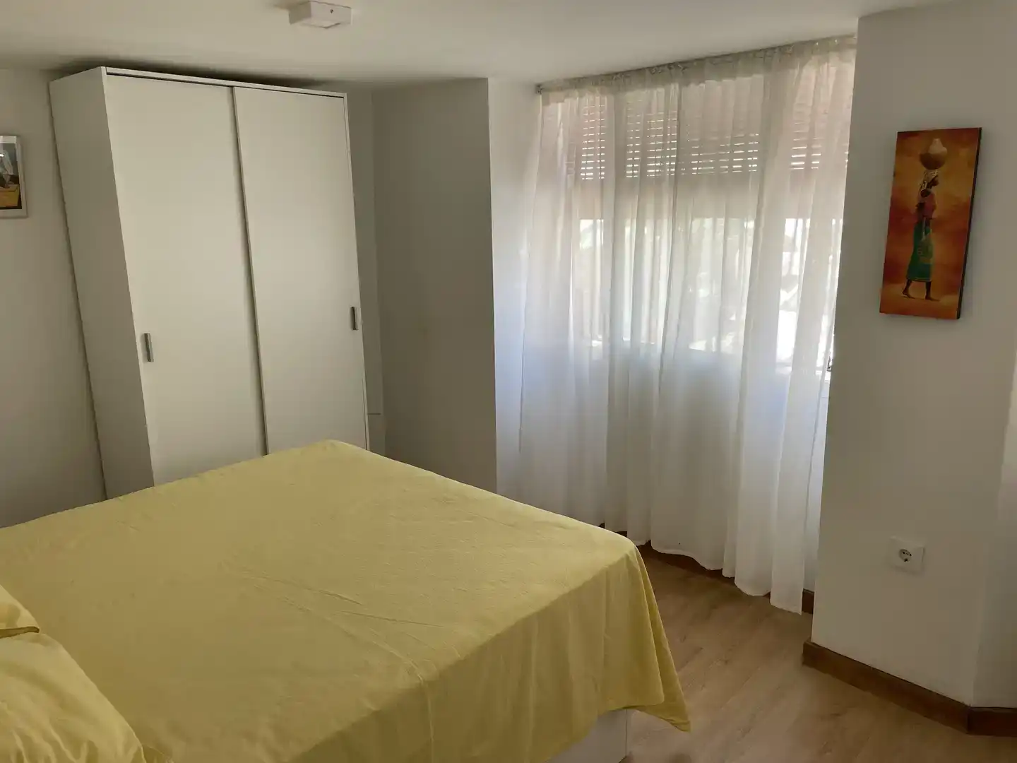 Habitación de Piso de alquiler en Constantina con Aire acondicionado, Parquet y Amueblado