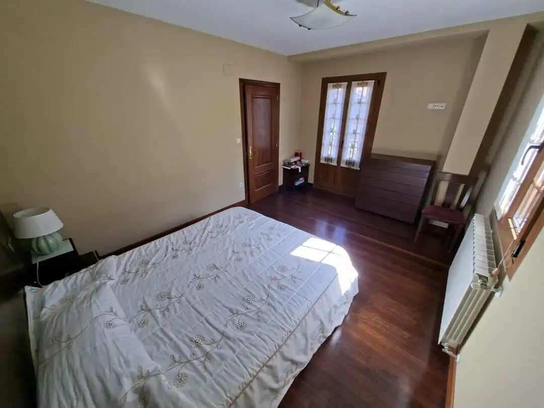 Habitación de Casa adosada en venta en Markina-Xemein con Calefacción, Jardín privado y Amueblado