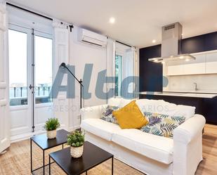 Living room of Flat to rent in  Madrid Capital  with Air Conditioner and Balcony