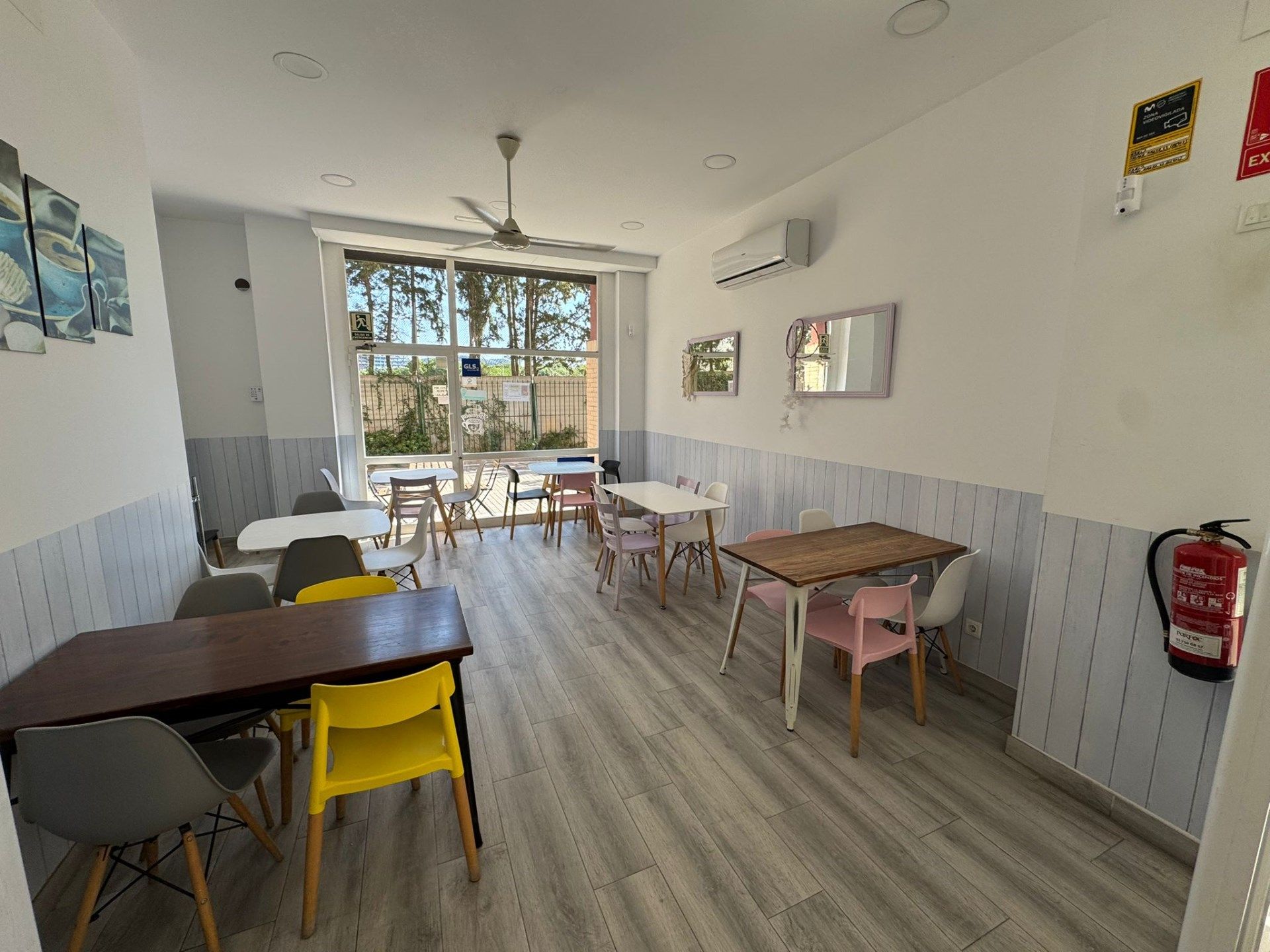 Local en traspaso en L'Hospitalet de Llobregat con Aire acondicionado