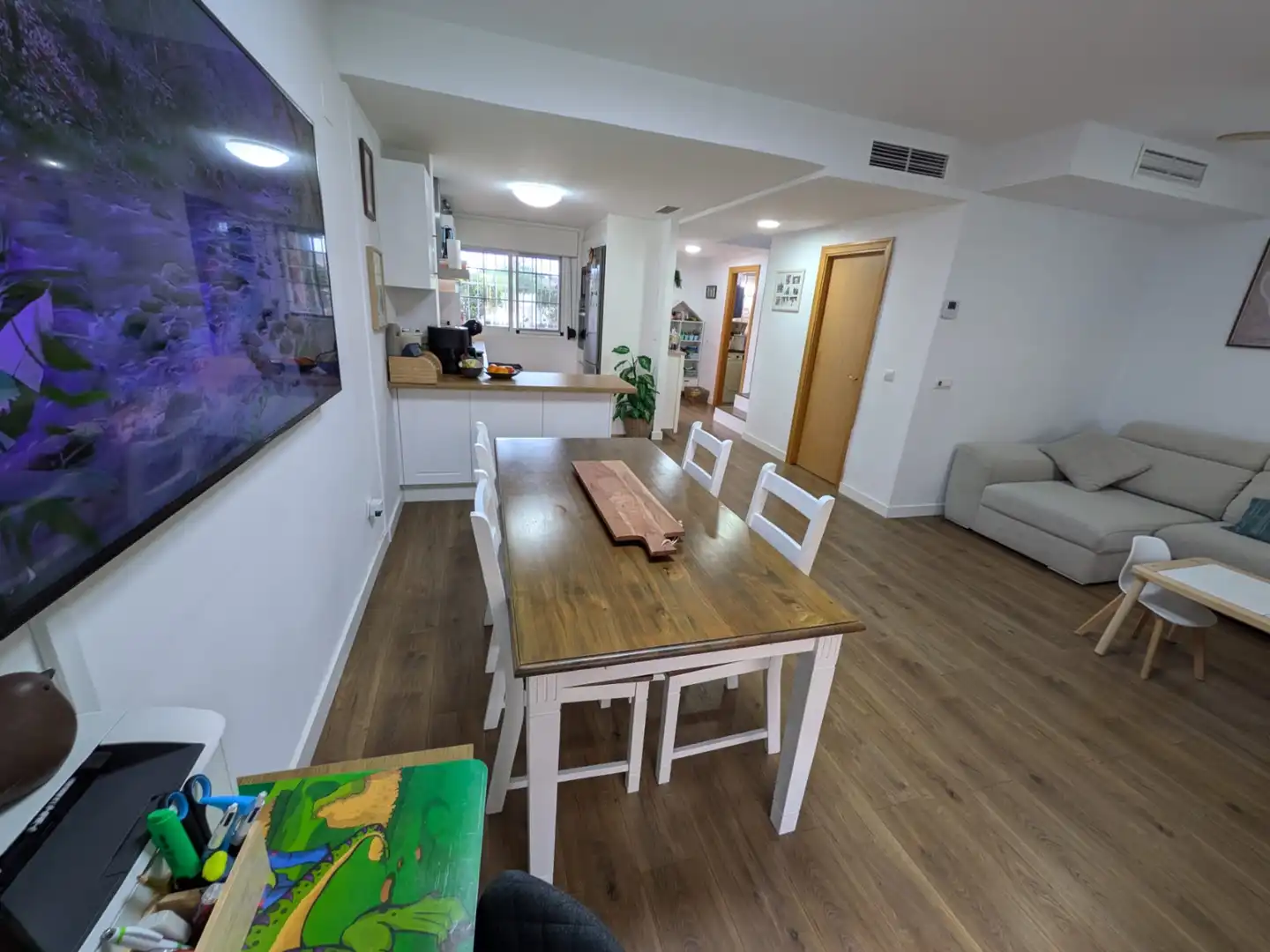 Comedor de Casa adosada en venta en La Pobla de Vallbona con Aire acondicionado, Calefacción y Jardín privado