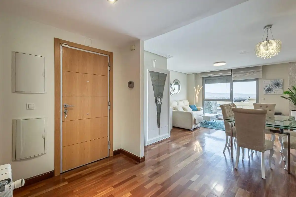 Flat for sale in Granada  with Air Conditioner and Storage room