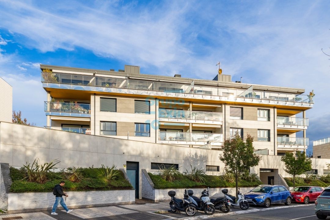 Exterior view of Flat for sale in Donostia - San Sebastián   with Heating, Parquet flooring and Furnished