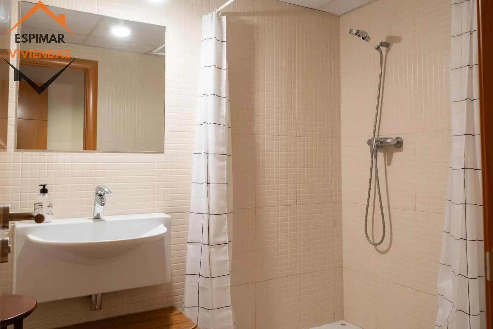 Bathroom of Houses for sale in Villanueva de Gállego  with Air Conditioner, Heating and Private garden
