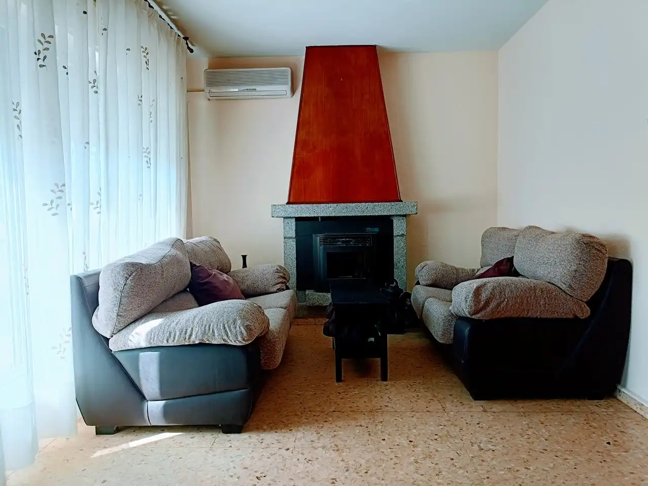 Sala de estar de Piso de alquiler en Robledo de Chavela con Aire acondicionado y Amueblado