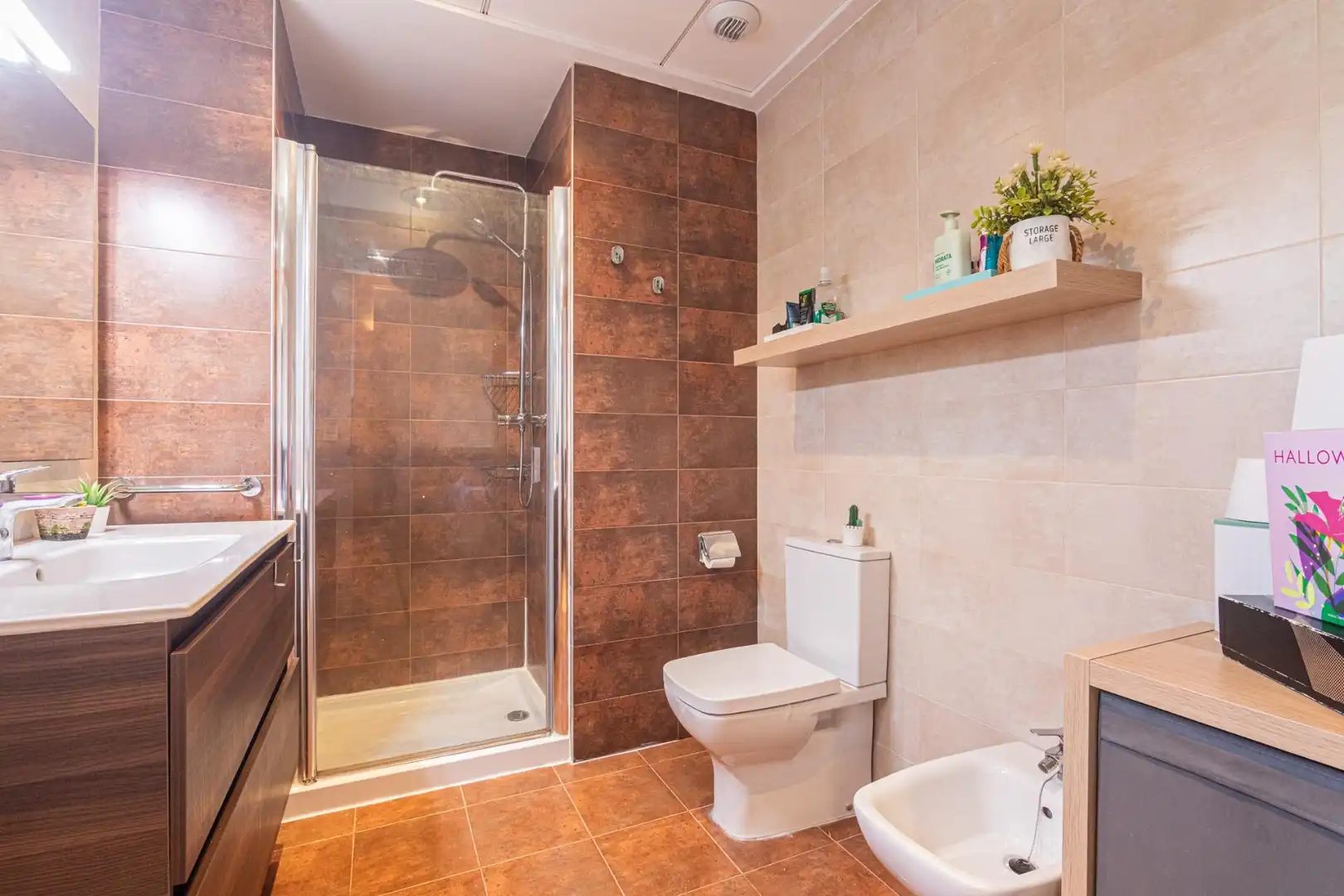 Bathroom of Flat for sale in Crevillent  with Air Conditioner, Terrace and Community pool