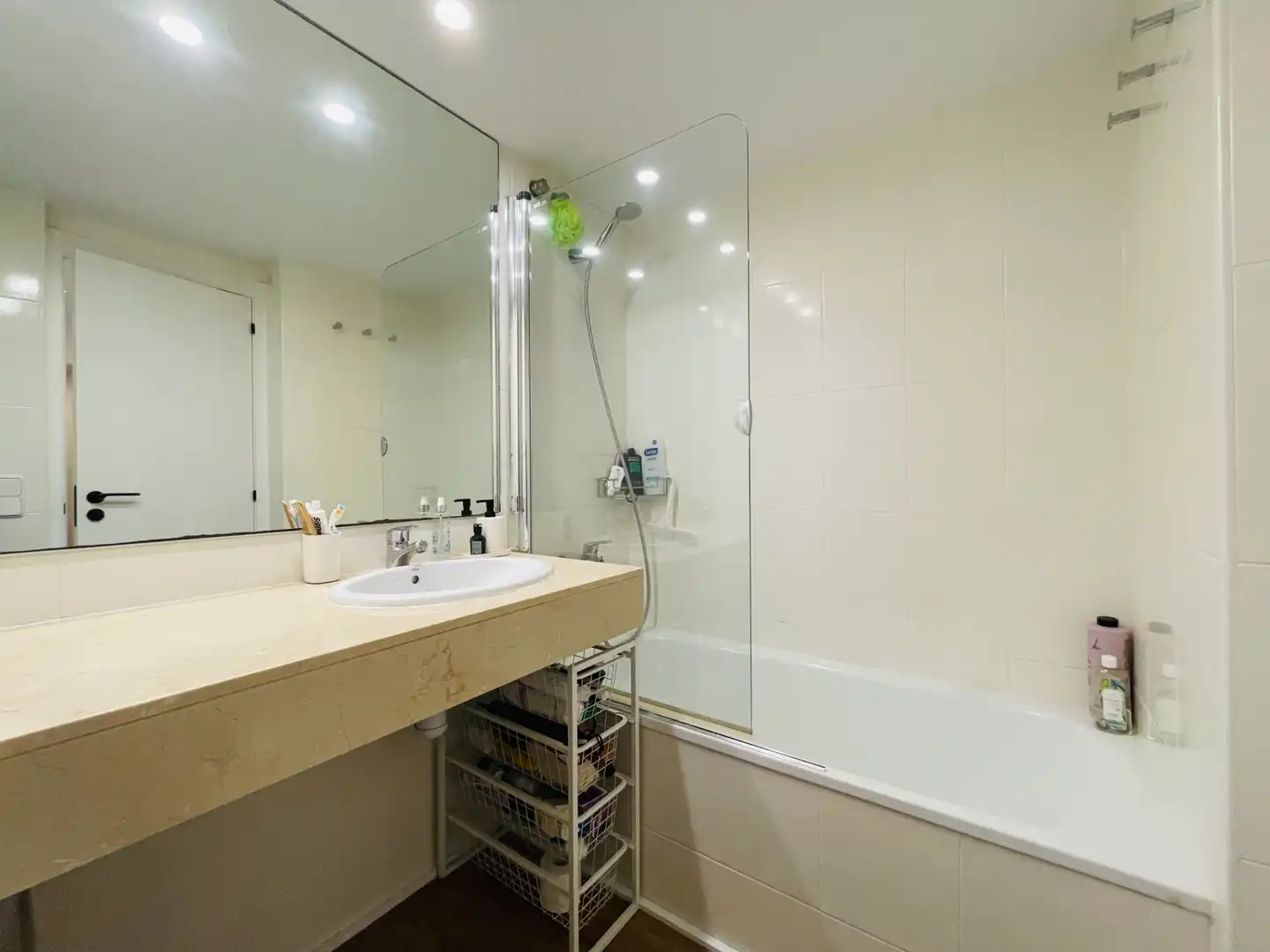 Baño de Piso de alquiler en Corbera de Llobregat con Calefacción, Parquet y Terraza