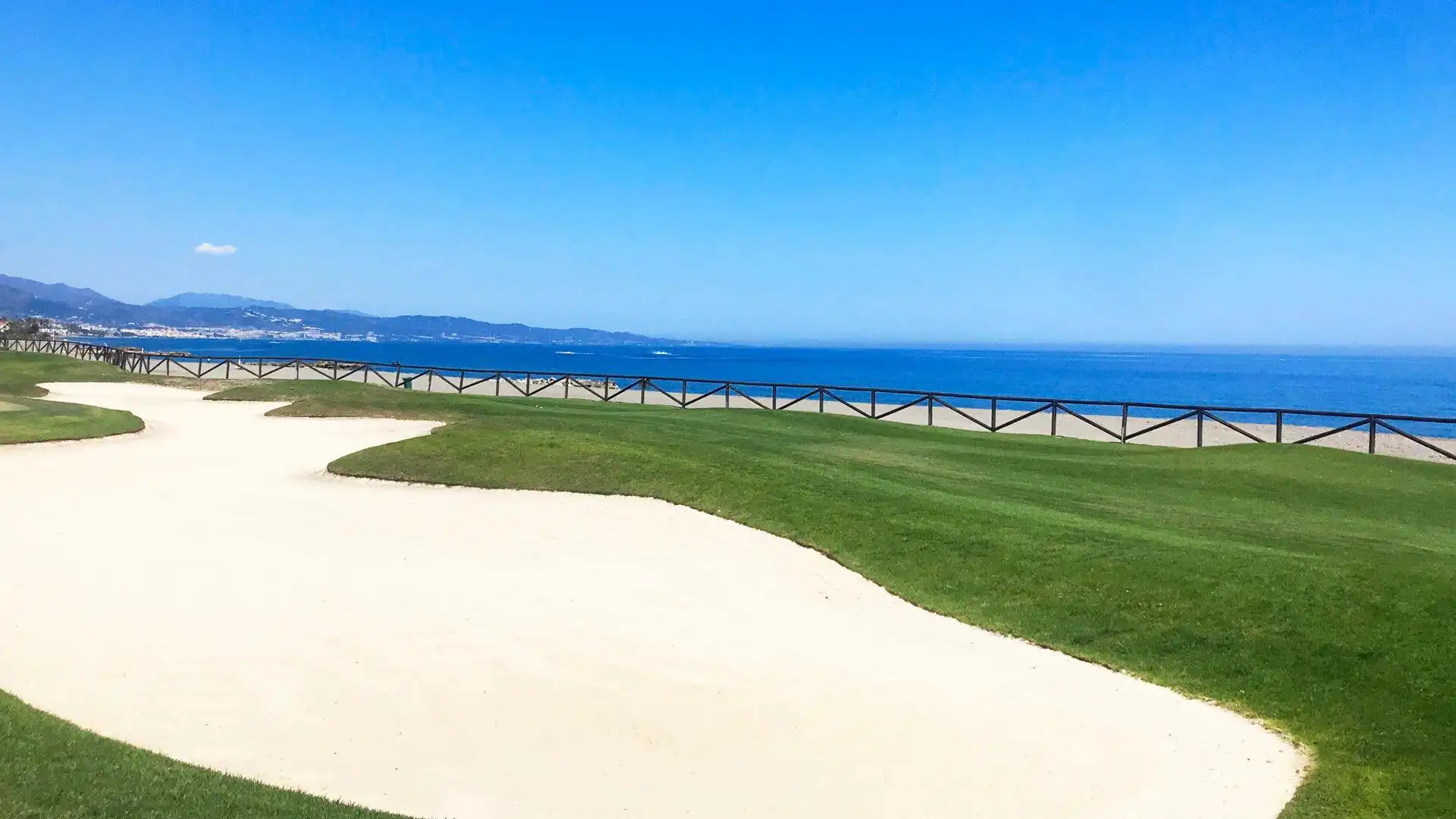Vista exterior de Casa adosada en venta en Marbella con Aire acondicionado, Calefacción y Jardín privado