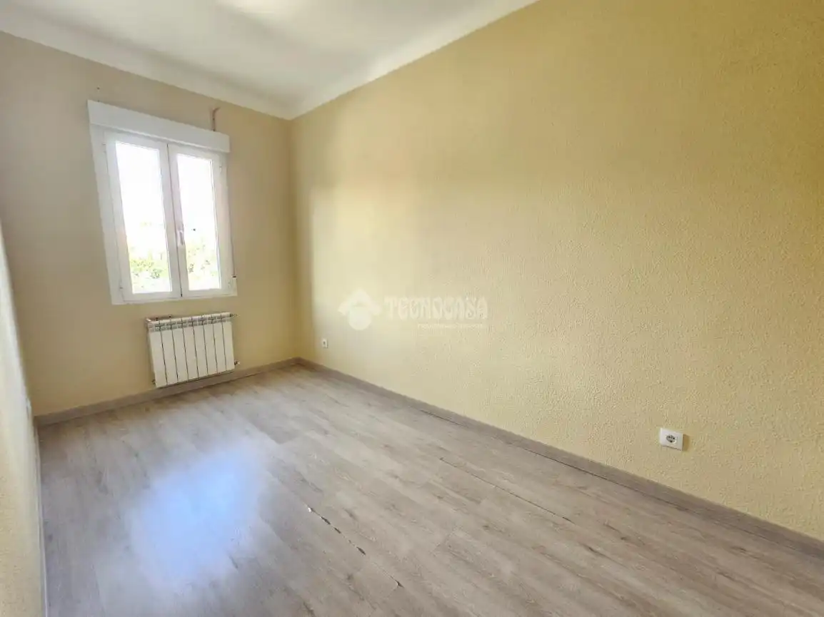 Habitación de Piso en venta en Madrid con Calefacción
