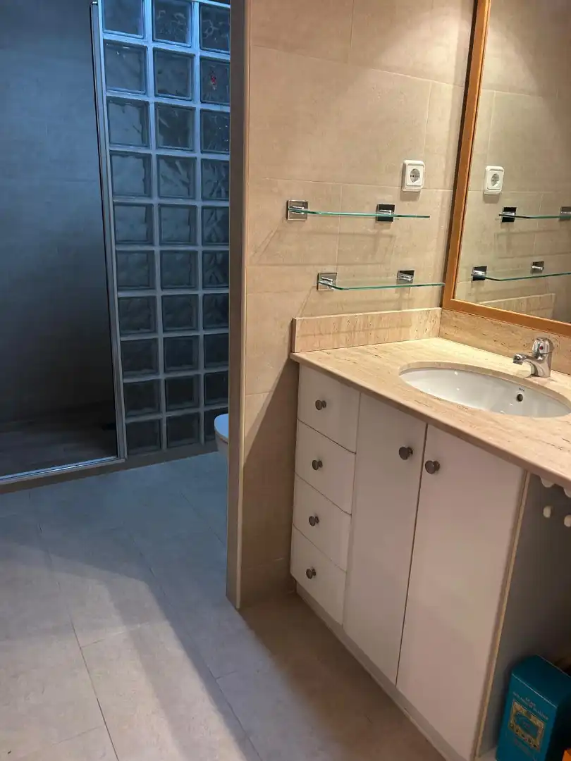 Baño de Casa adosada en venta en Barberà del Vallès con Calefacción, Jardín privado y Terraza