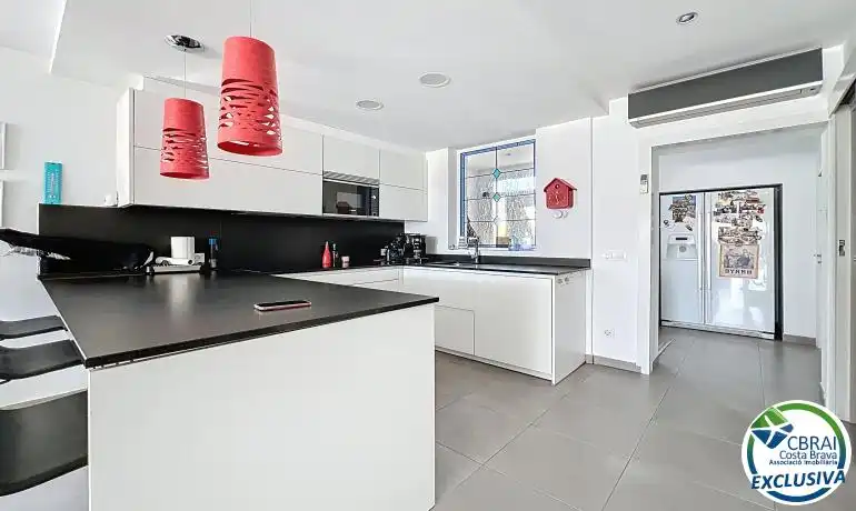 Cocina de Casa o chalet en venta en Empuriabrava con Aire acondicionado, Piscina y Amueblado