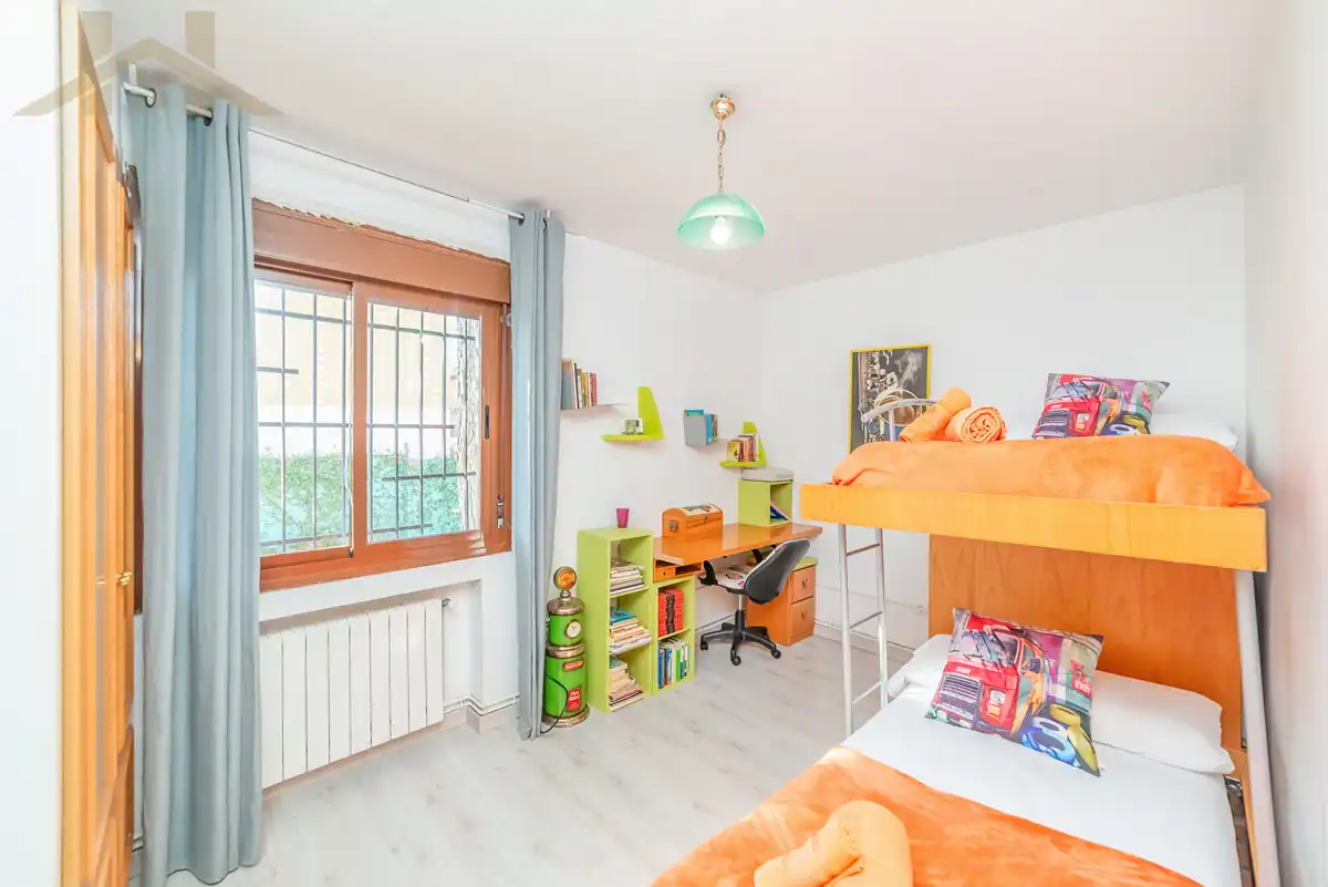 Dormitori de Casa o xalet en venda en Manzanares El Real amb Jardí privat, Terrassa i Traster