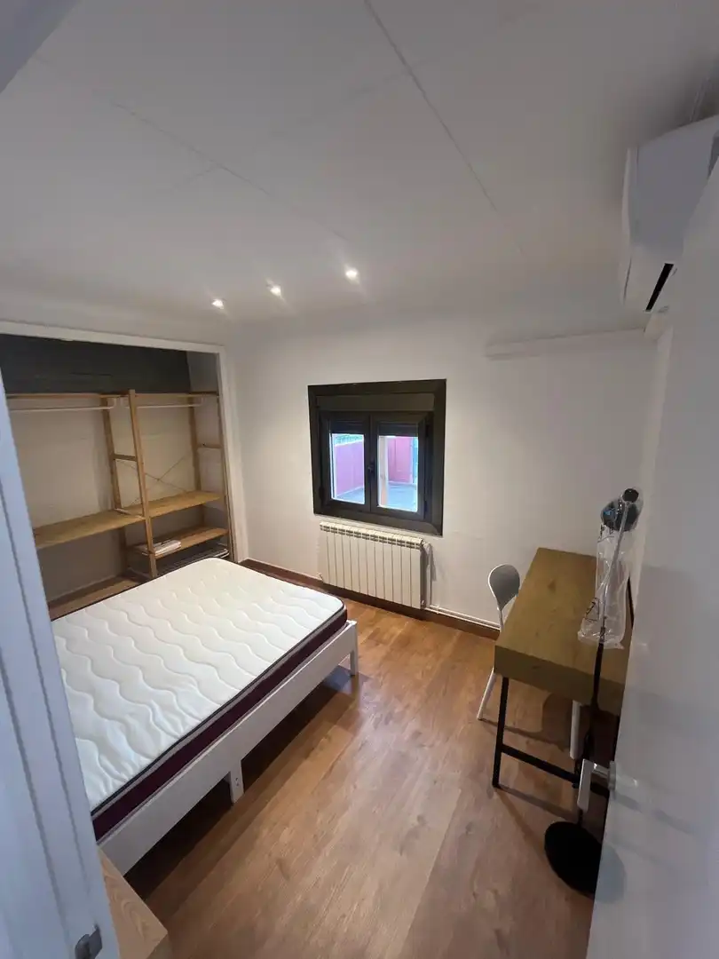 Habitación de Piso de alquiler en Girona con Terraza