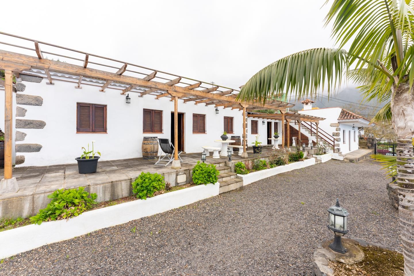 Vista exterior de Finca rústica en venda en Los Realejos amb Jardí privat, Piscina i Piscina comunitària