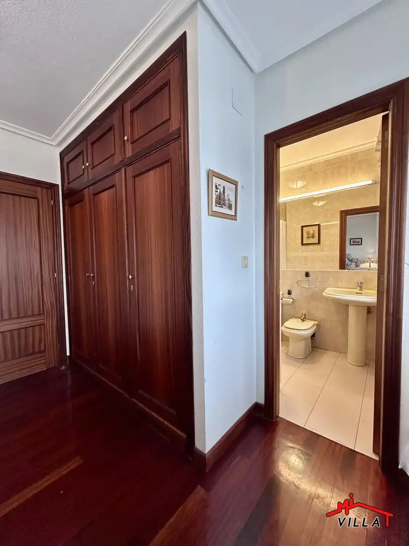 Baño de Casa adosada en venta en Laredo con Calefacción