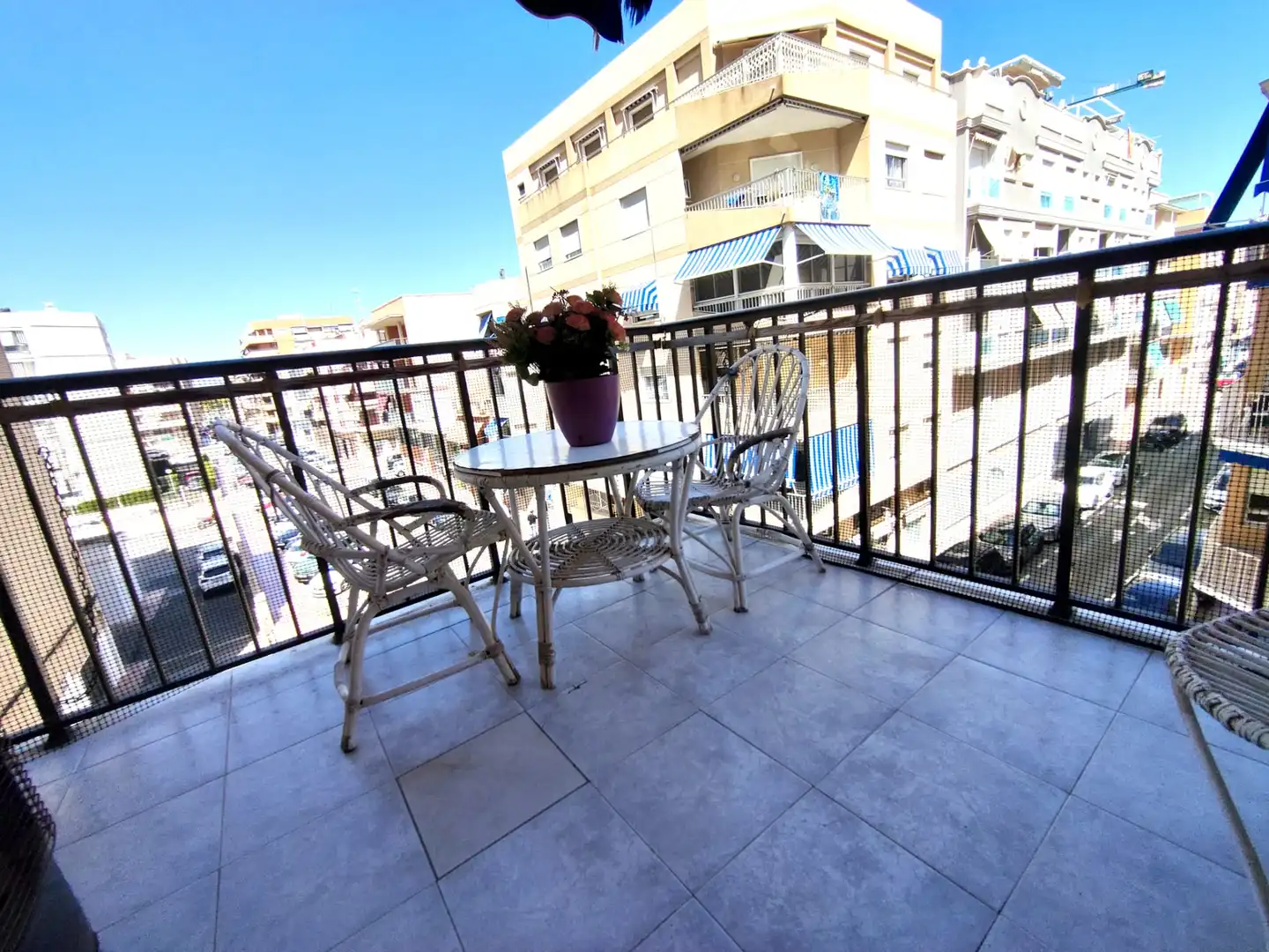 Flat with terrace for sale in Avenida Canalejas 11, imagen 4