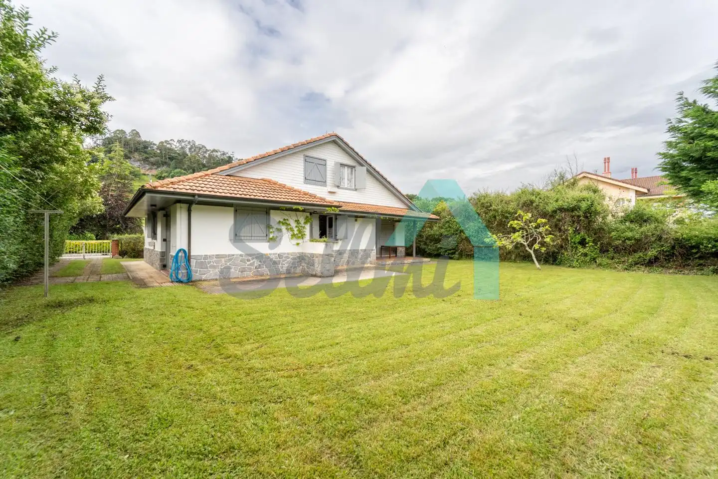 Vista exterior de Casa o chalet de alquiler en Ribadesella con Jardín privado, Parquet y Terraza