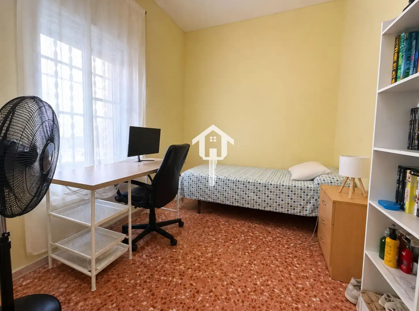 Habitación de Casa adosada en venta en Alicante / Alacant
