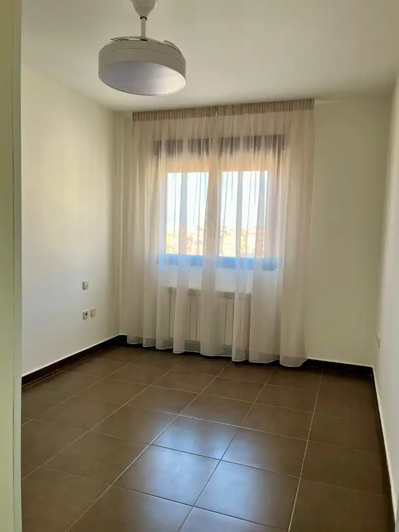 Dormitori de Dúplex de lloguer en Torrijos amb Aire condicionat, Calefacció i Forn